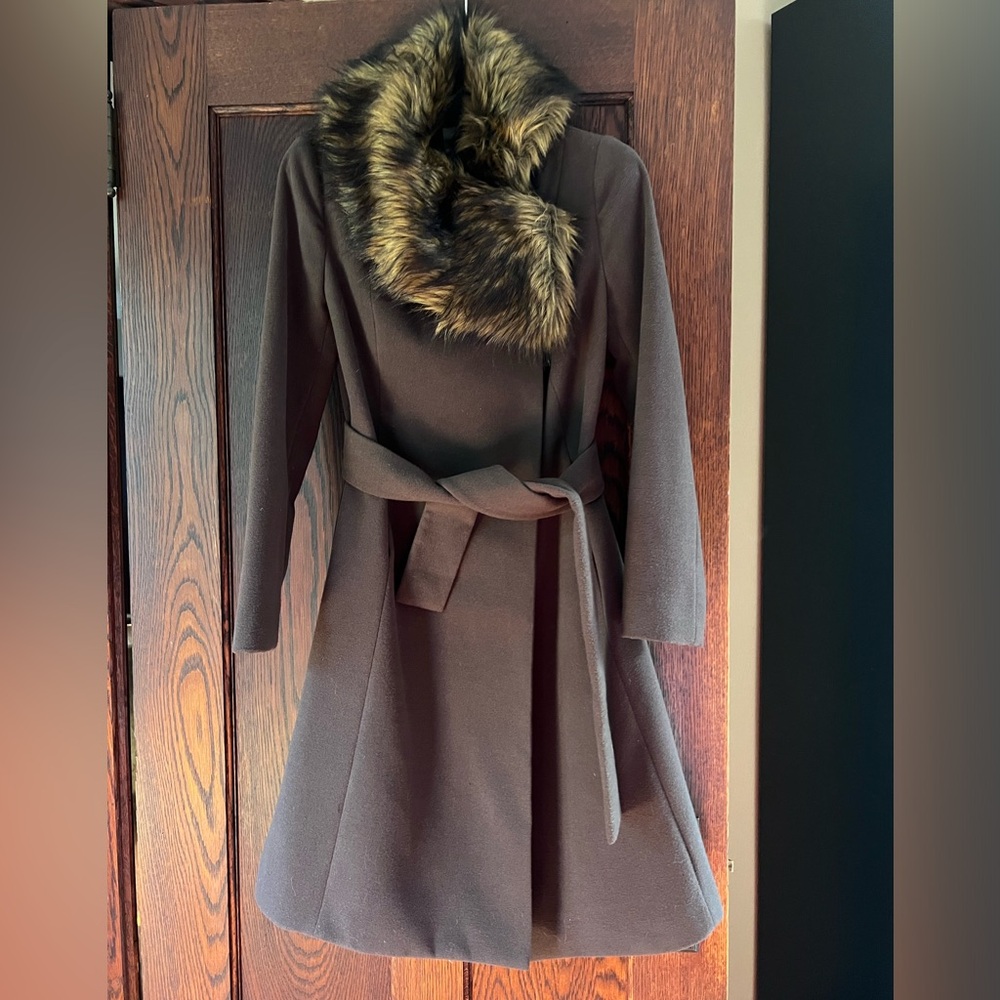 JLO Jennifer Lopez Women’s Brown Belted Coat with Detachable Faux Fur XS